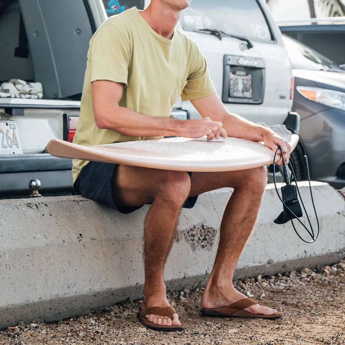 OluKai Tuahine Sandals